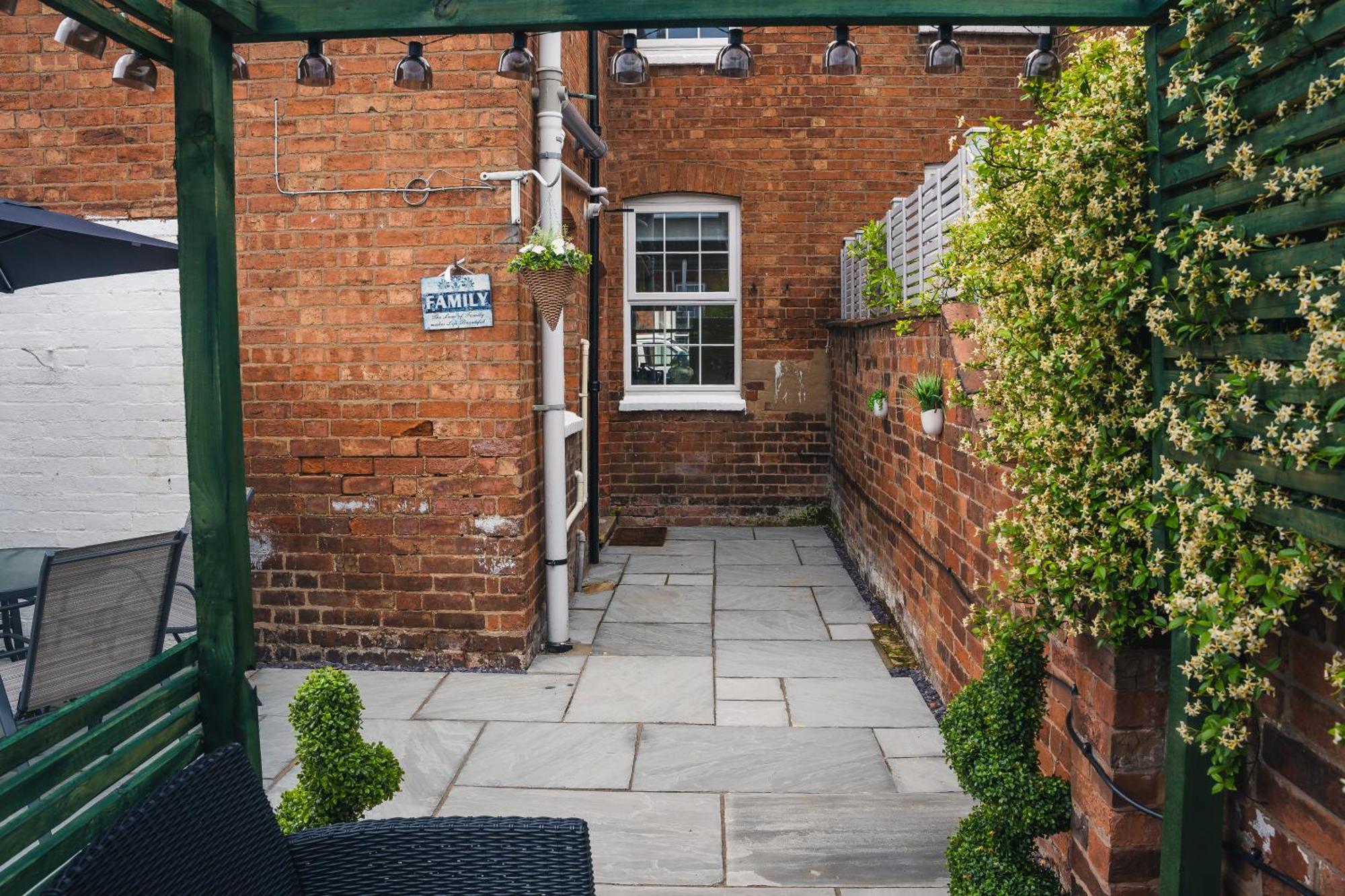 Holiday home Charming 2-bedroom In Leamington Spa