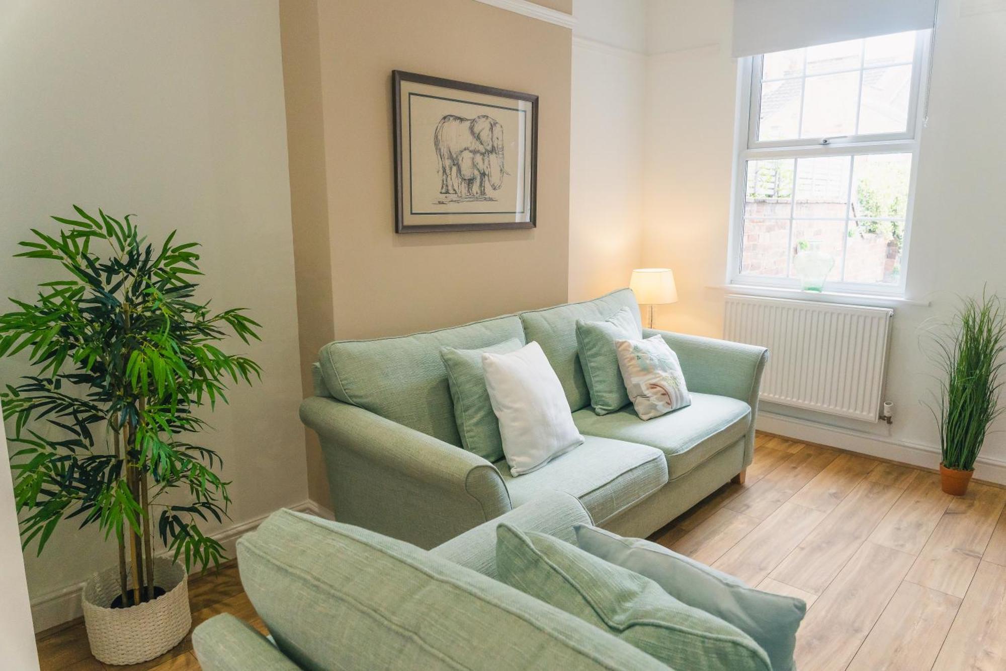Holiday home Charming 2-bedroom In Leamington Spa