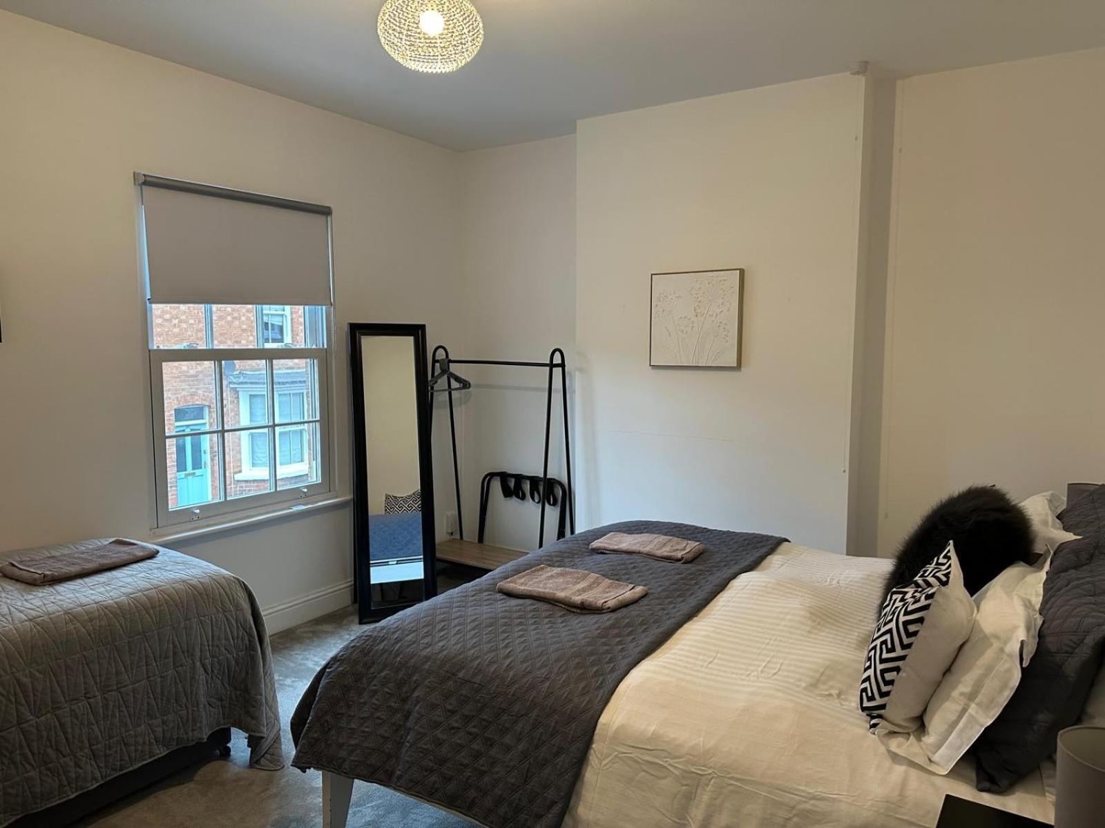 Charming 2-bedroom In *